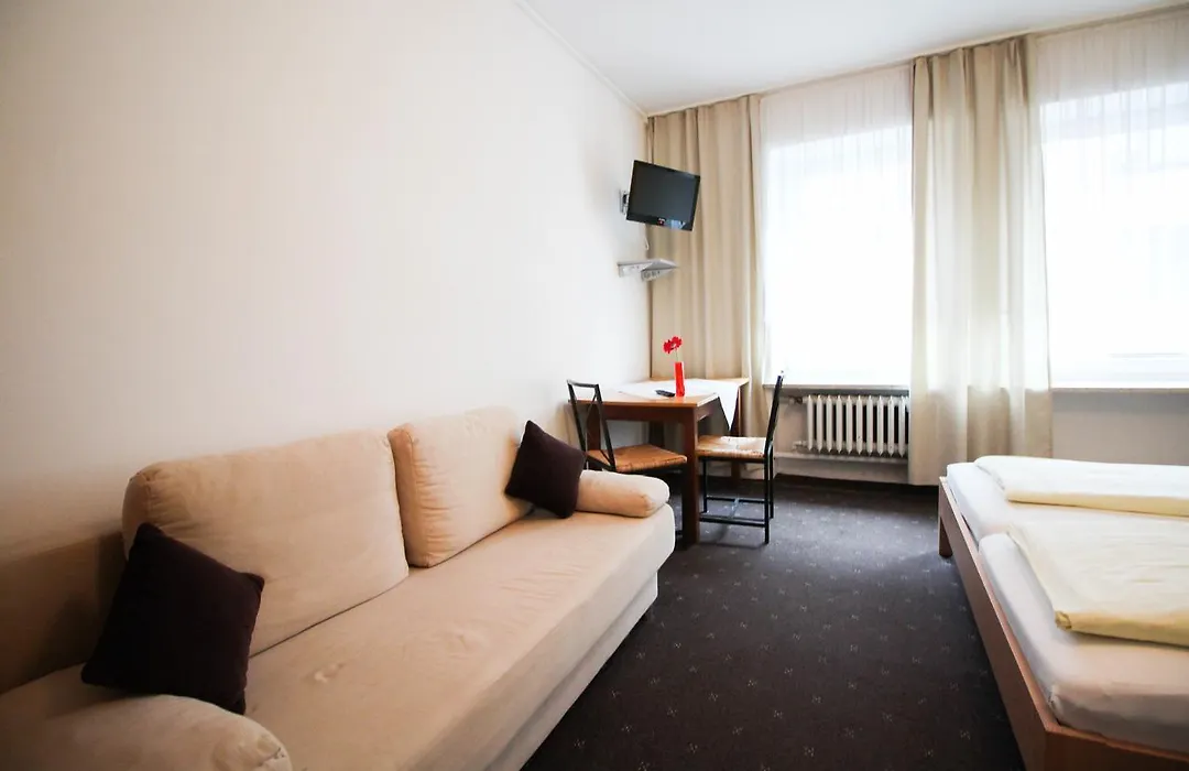 Pension/Guesthouse am Hauptbahnhof-1